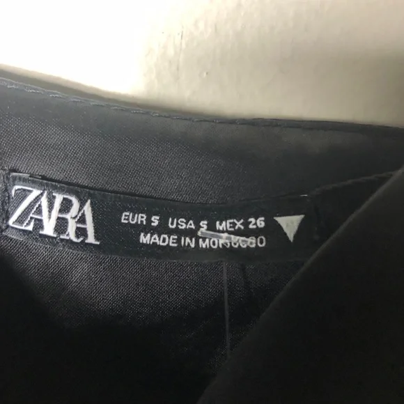 SOLD” SOLD “NWT Black satin crop top, ruched sides. SIZE: SMALL - Picture 8 of 8